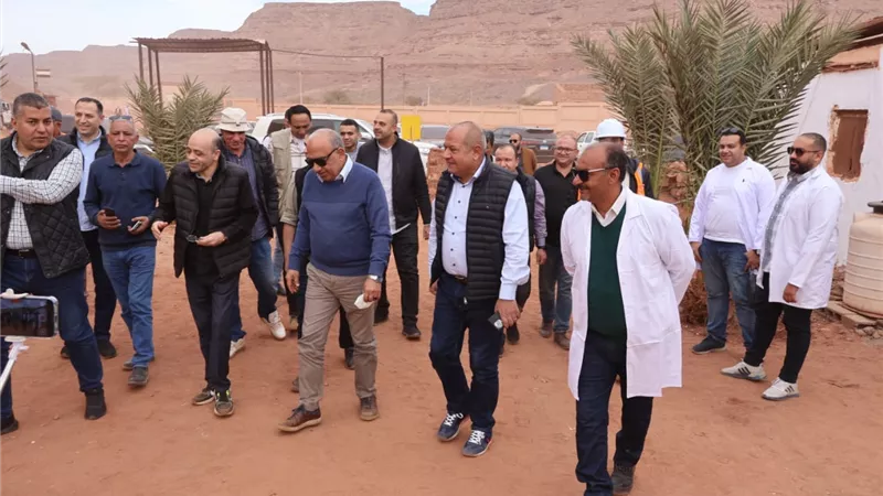 ميدانياً.. وزير الكهرباءيتفقد سير العمل بالمركز الحقلى بجنوب سيناء