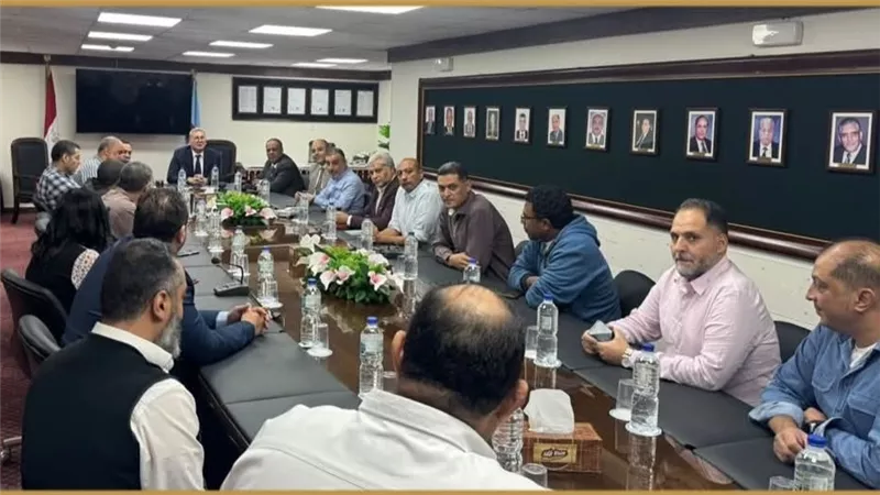 البترول في أسبوع.. استمرار الجولات المفاجئة للوزير وإصدار حركة المالية واتجاه لتدشين 4 محطات لتموين السفن بالغاز