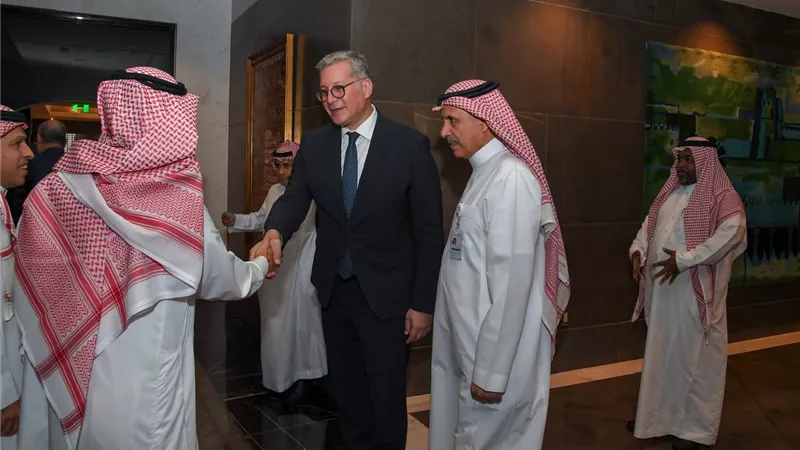 خلال زيارته للسعودية.. وزير البترول يبحث التعاون في مجال البتروكيماويات مع الرئيس التنفيذي لشركة سابك