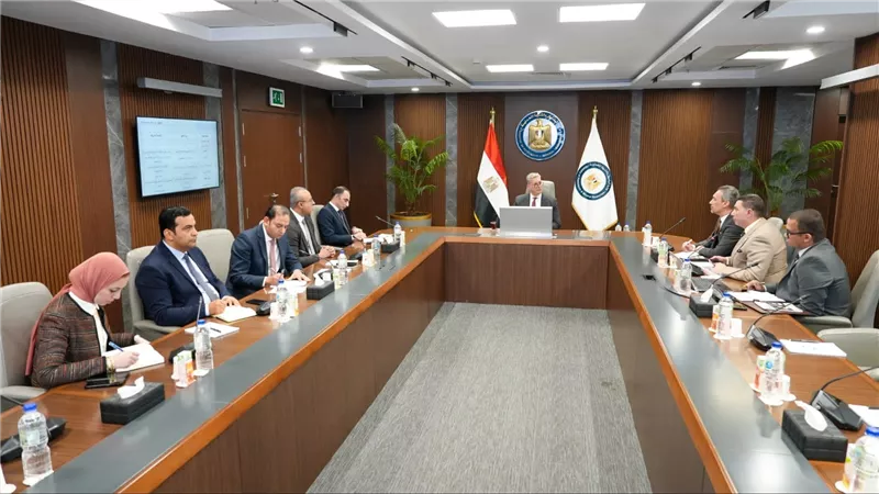 من خلال شركة السهام.. وزير البترول يبحث تطوير آلية تدريب جميع سائقي نقل المنتجات البترولية
