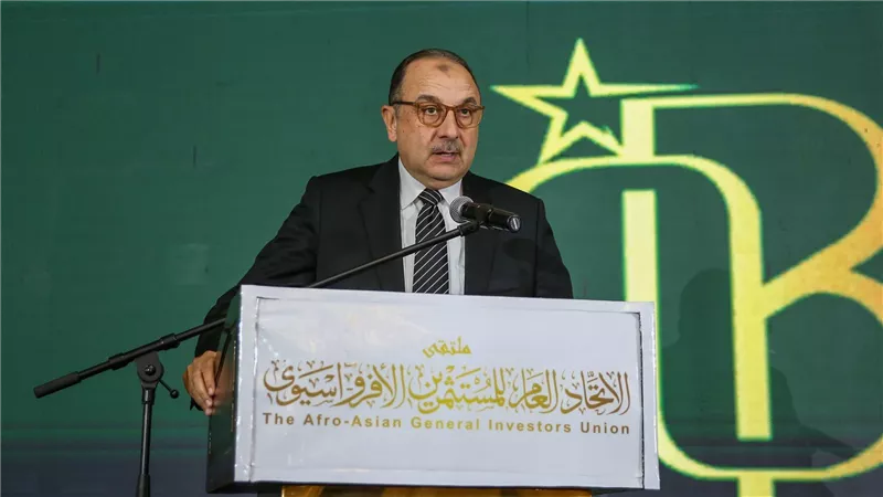وزير قطاع الأعمال العام يستعرض فرصا استثمارية واعدة في مختلف القطاعات التابعة