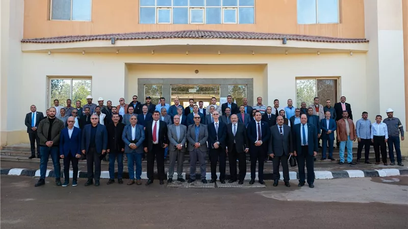 مجلس إدارة النهضة للصناعات يزور مصنع الإسمنت بمحافظة قنا