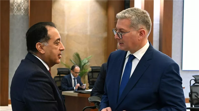 وزير البترول يستعرض نتائج تقرير 