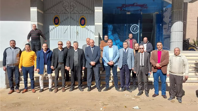 كيف أعاد أحمد صدقي الانضباط لكهرباء الصعيد؟