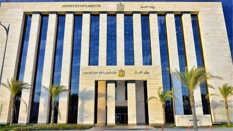 وزارة العمل تُعلن عن فرص جديدة بمشروع الضبعة النووية
