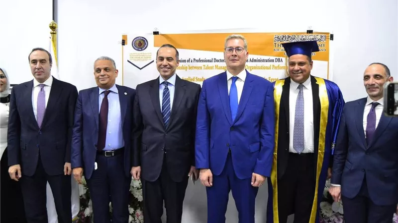 وزيرا البترول والمجالس النيابية يشاركان في مناقشة رسالة دكتوراه للنائب محمد إسماعيل حول إدارة المواهب بالقطاع