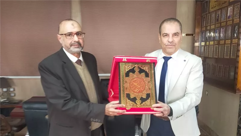 «مصر الوسطى»للكهرباء تكرّم المحاسب مجدي حسين تقديرًا لمسيرته المشرفة