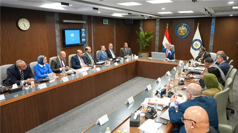 وزير البترول يعتمد الموازنات الاستثمارية لشركتي السويس والنصر للبترول 2026- 2027