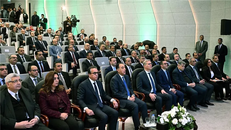 رئيس الوزراء يشهد افتتاح مستشفى كليوباترا التجمع (سكاي)
