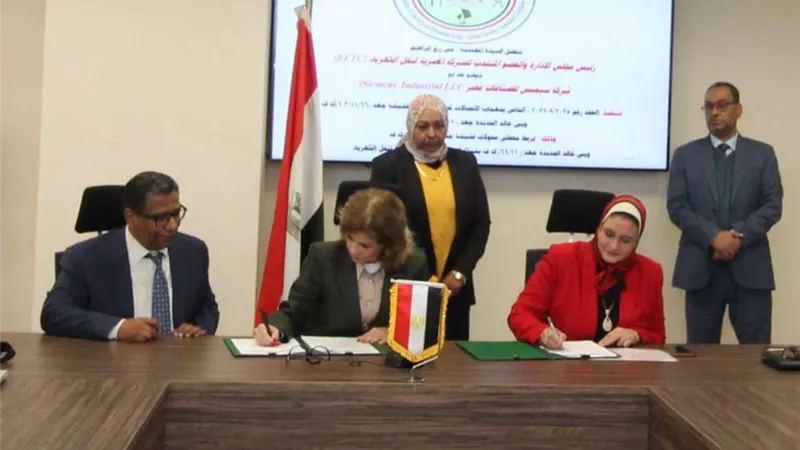 «نقل الكهرباء» توقّع عقداً جديداً مع «سيمنس» لتطوير محطتي قشيشة وبني خالد الجديدة