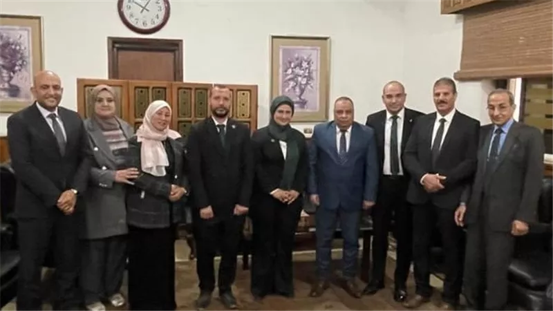 رئيس جنوب القاهرة لتوزيع الكهرباء يستقبل أبناء خريجي الدفعة 41 لبرنامج “إعداد قادة”