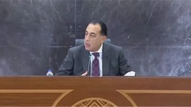 رئيس الوزراء: عرض زيادة المرتبات والأجور على الرئيس فى رمضان مع الموازنة العامة
