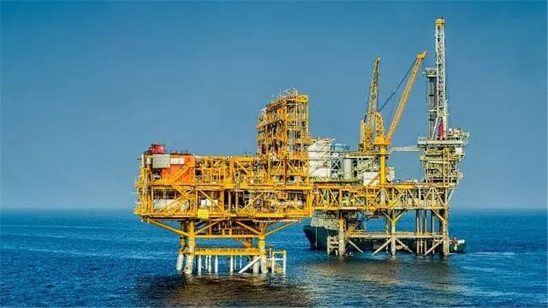 بئر جديدة تبدأ إنتاج الزيت الخام من حقل بلاعيم البحري بمنطقة سيناء