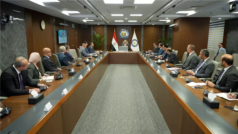 وزير البترول: تسريع تطبيق تقنيات الحفر الأفقي والتكسير الهيدروليكي لزيادة الإنتاج البترولي