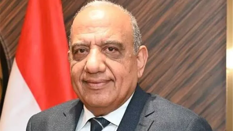 وزير الكهرباء يصل بعد قليل للمشاركة في انتخابات نقابة المهندسين.. ويدعو لدعم المهندسة منى رزق