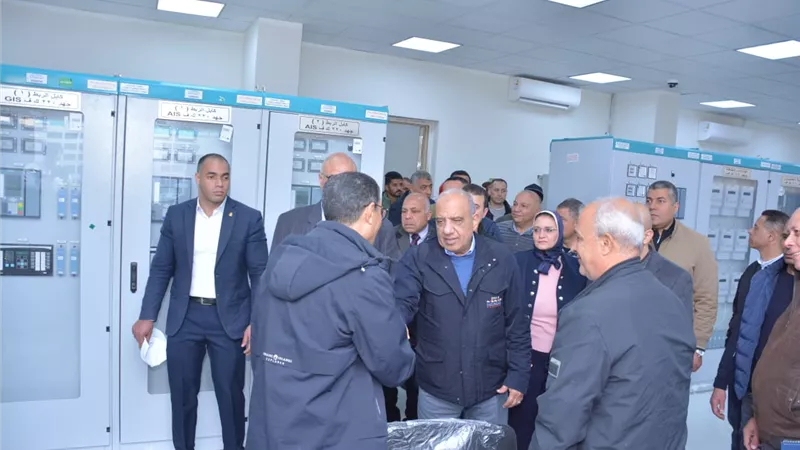 وزير الكهرباء ومحافظ الإسكندرية يتفقدان مركز تحكم غرب الإسكندرية