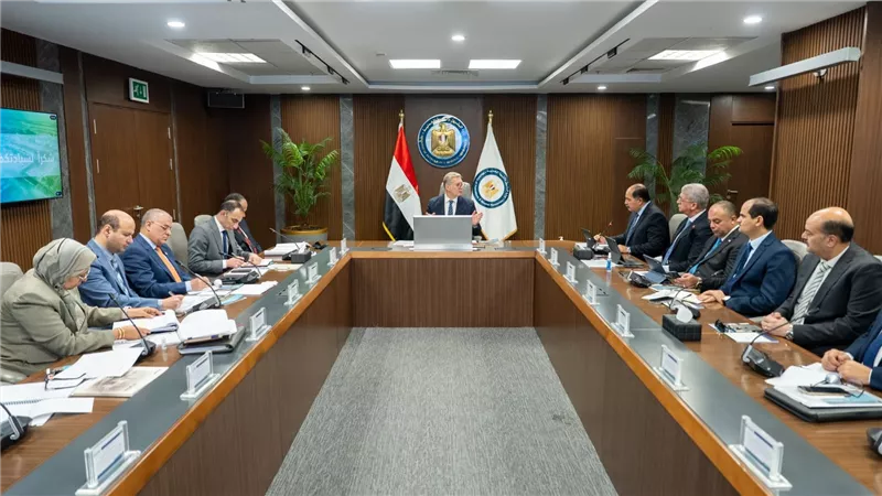 وزير البترول يشهد أعمال الجمعية العامة لشركة 