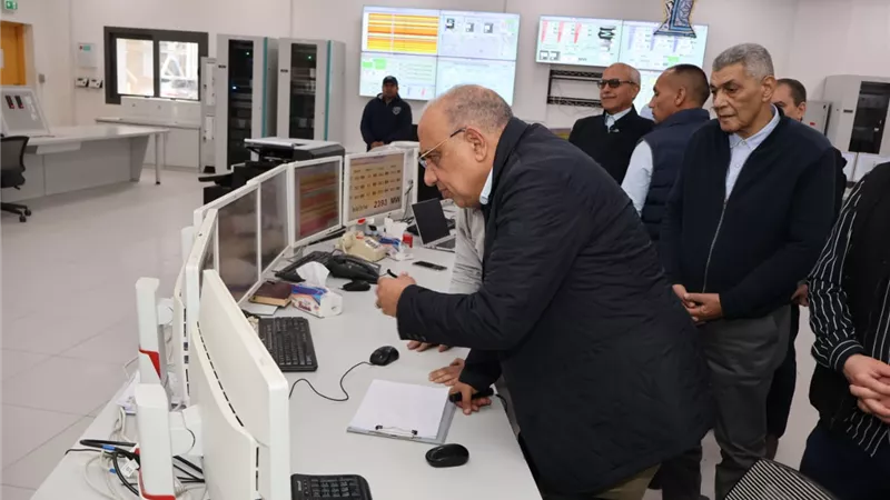 فى زيارة ميدانية.. وزير الكهرباء يتفقد محطة توليد بنى سويف ويتابع معدلات استهلاك الوقود