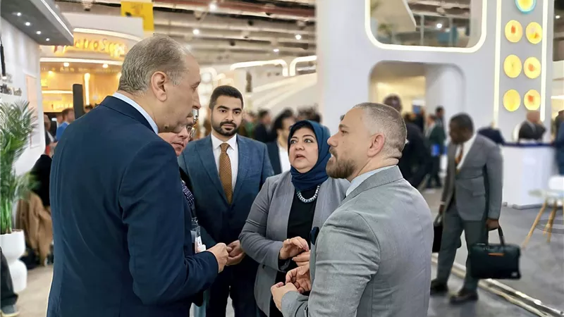جانب من الجلسات النقاشية داخل جناح شركة أموك في اليوم الثاني لمؤتمر ومعرض إيجيبس 2026