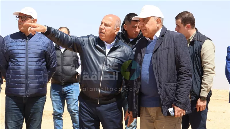 وزيرا النقل والكهرباء يتفقدان جبل الجلالة لبدء إجراءات إقامة عدد من المشروعات التوليد من  الرياح
