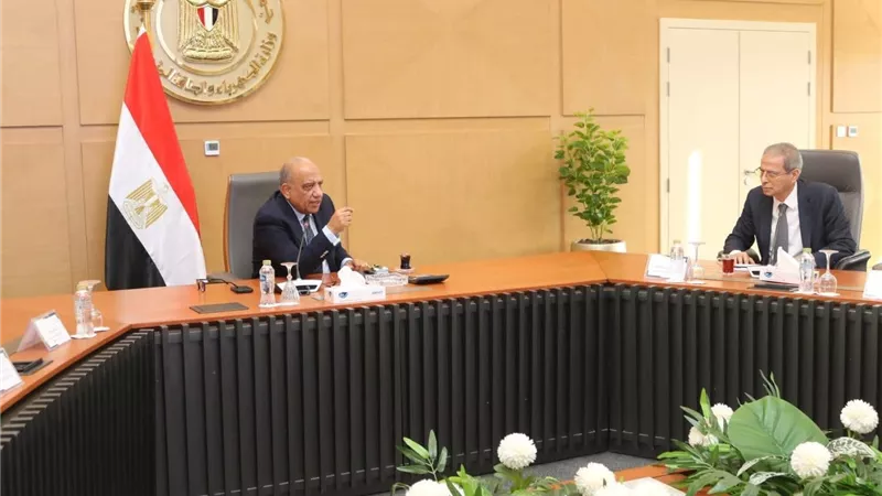 وزير الكهرباء يترأس الجمعية العامة للقابضة لمناقشة نتائج أعمال 2024/2025