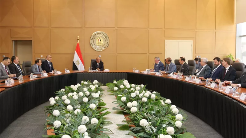وزير الكهرباء يبحث مع وفد «الدوما الروسي» مستجدات العمل فى مشروعات الطاقة النظيفة