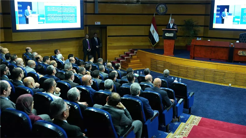 وزير البترول: تطبيق استراتيجية طموحة للحفر الأفقي والتكسير الهيدروليكي لزيادة إنتاج مصر البترولي