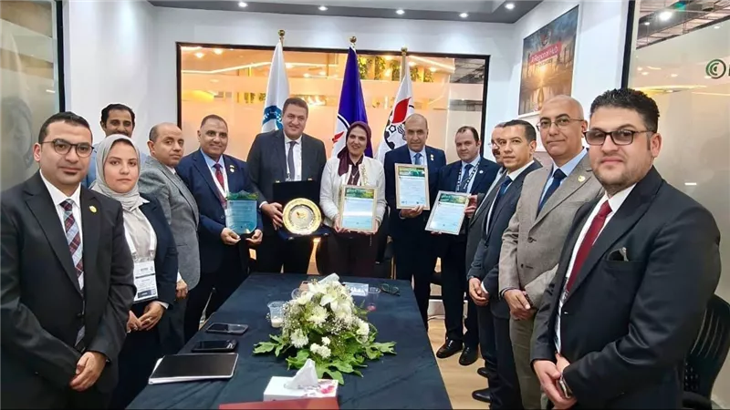 أموك تجني ثمار تنفيذ استراتيجية الوزارة في كفاءة الطاقة والاستدامة وتسليم شهادات البصمة الكربونية ضمن فعاليات إيجيبس 2026