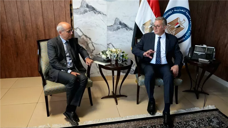 وزير البترول يبحث مع توتال إنرجيز عودتها للتوسع في استكشاف الغاز بمصر