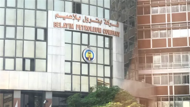 منذ أبريل..أكبر شركة إنتاج بترول بلا “مساعد عمليات