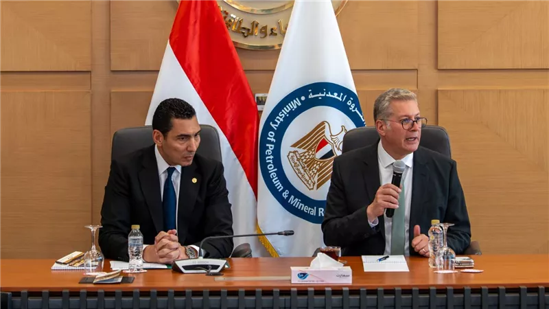 وزيرا البترول والشباب والرياضة يعقدان مائدة مستديرة لتمكين الكوادر الشابة بقطاع الطاقة