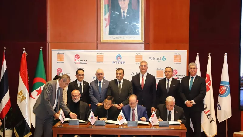 بحضور وزير البترول.. توقيع عقد المرحلة الثانية من مشروع تطوير حقل حاسي بير ركايز بالجزائر
