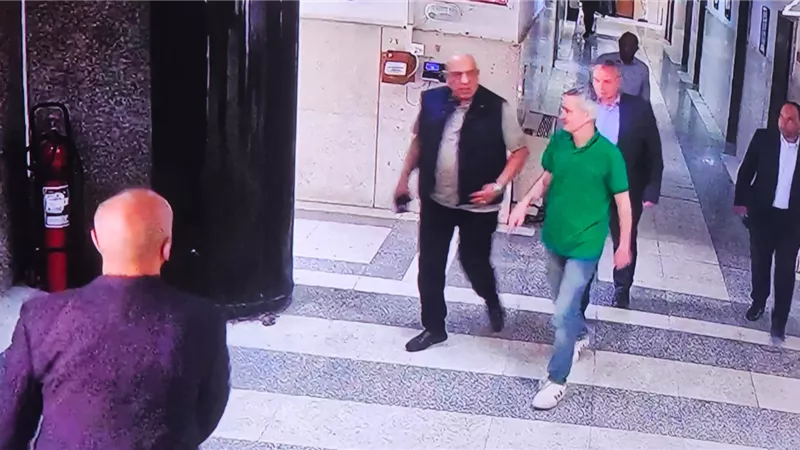 بشكل مفاجئ.. وزير الكهرباء يتفقد هيئة الطاقة الجديدة والمتجددة