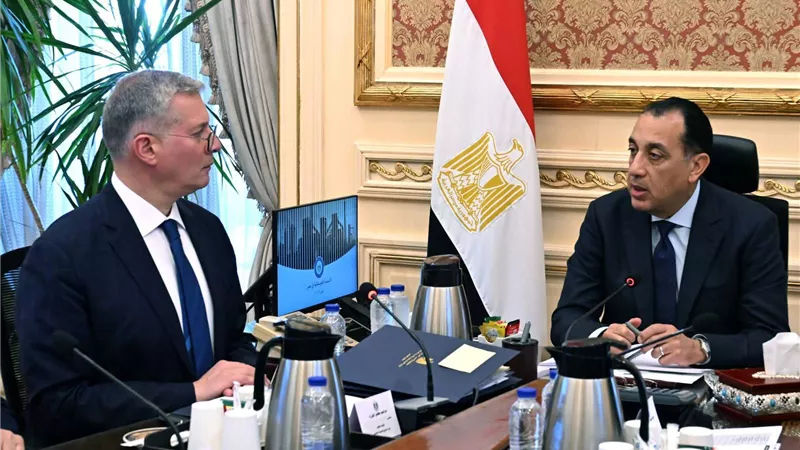 رئيس الوزراء يتابع الموقف التنفيذي للمشروعات الخاصة بصناعات خام الفوسفات