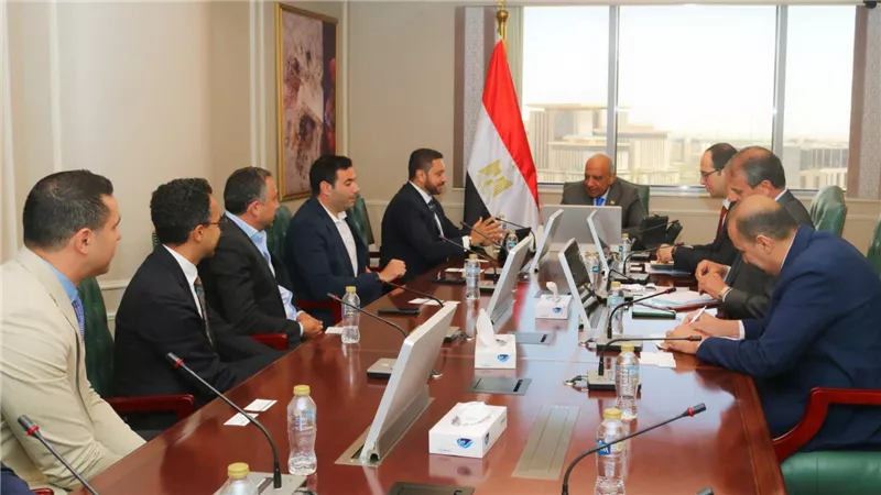 وزير الكهرباء يبحث مع تحالف 