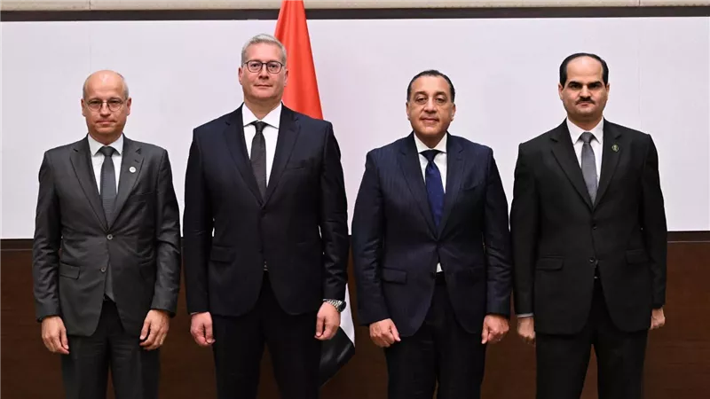 رئيس الوزراء يشهد توقيع مذكرة تفاهم للتعاون في أنشطة استكشاف الغاز الطبيعي بمنطقة غرب البحر المتوسط