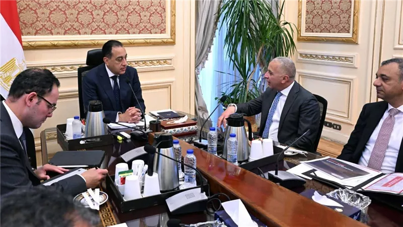 رئيس الوزراء يلتقى الرئيس التنفيذي والعضو المنتدب لشركة 