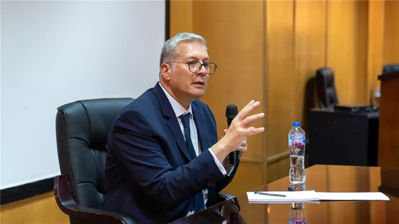 وزير البترول يبحث الارتقاء بمكانة مصر في المؤشرات العالمية للاستثمار التعديني