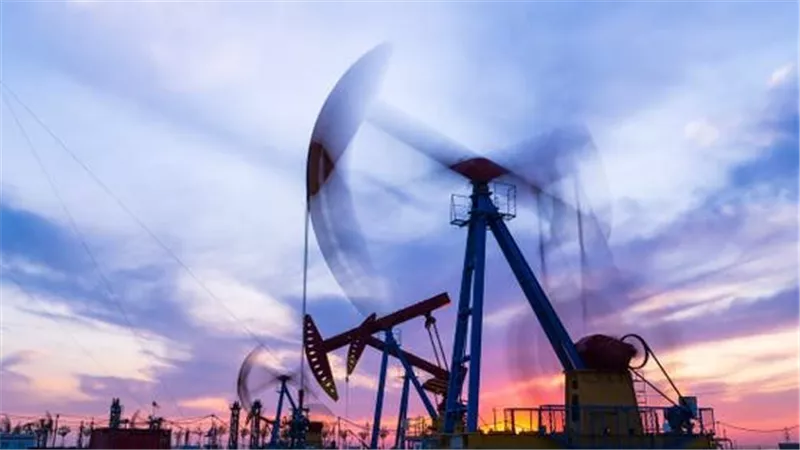 أسعار النفط تسجل أدنى مستوى منذ مارس