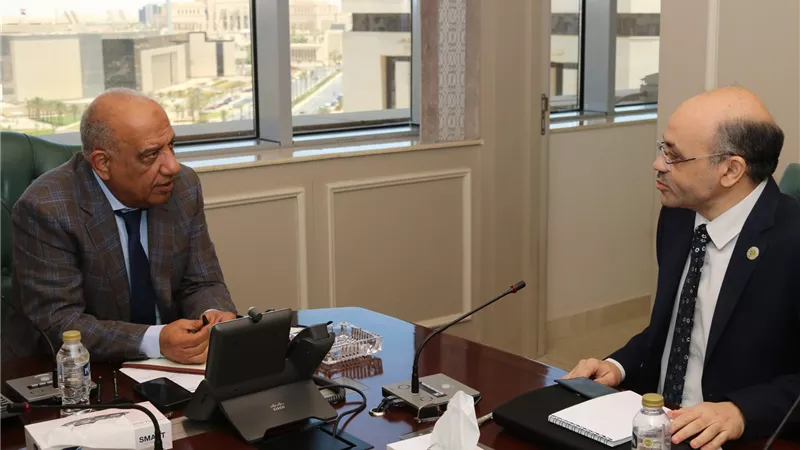 وزير الكهرباء يبحث مع شركة 