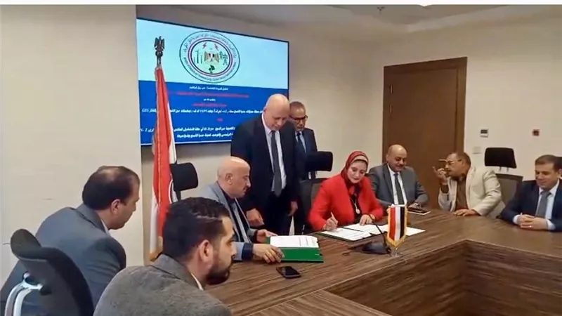 المصرية لنقل الكهرباء توقع عقد إنشاء محطة محولات منيا القمح الجديدة