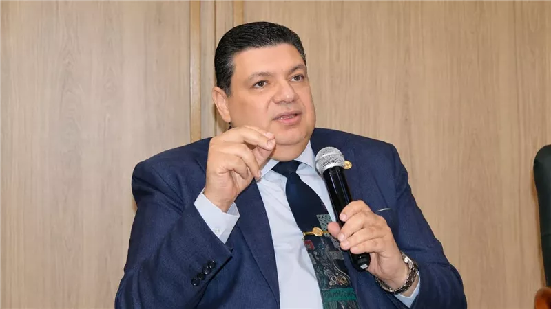 هل حان الوقت لإنشاء مجلس استشاري لوزير الكهرباء والطاقة المتجددة؟