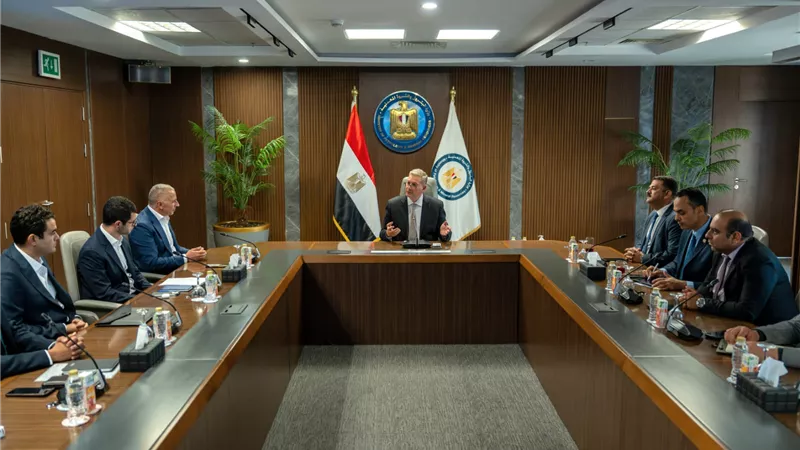 وزير البترول: مشروع مجمع الصناعات الفوسفاتية مع «السويدي إلكتريك» يعكس نجاح إصلاحات التعدين