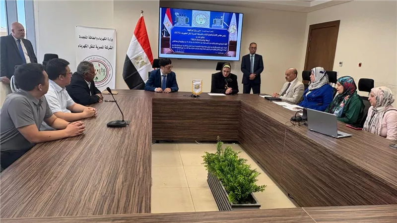 المصرية لنقل الكهرباء توقع عقدًا لتعزيز قدرات الشبكة القومية الموحدة