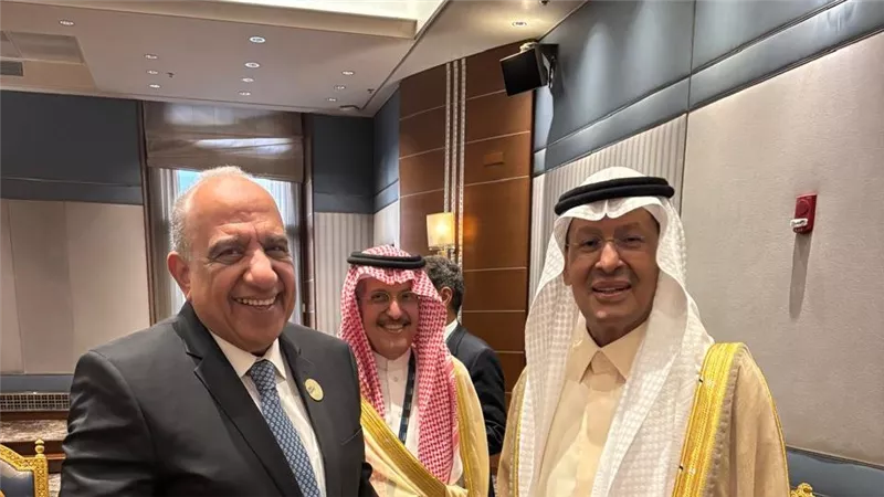 وزير الكهرباء يبحث مع وزير الطاقة السعودى الاستعدادات الجارية لتدشين الربط الكهربائي بين البلدين